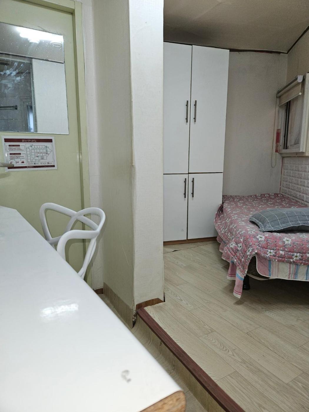 Hub House Livingtel Vandrehjem Seoul Eksteriør billede